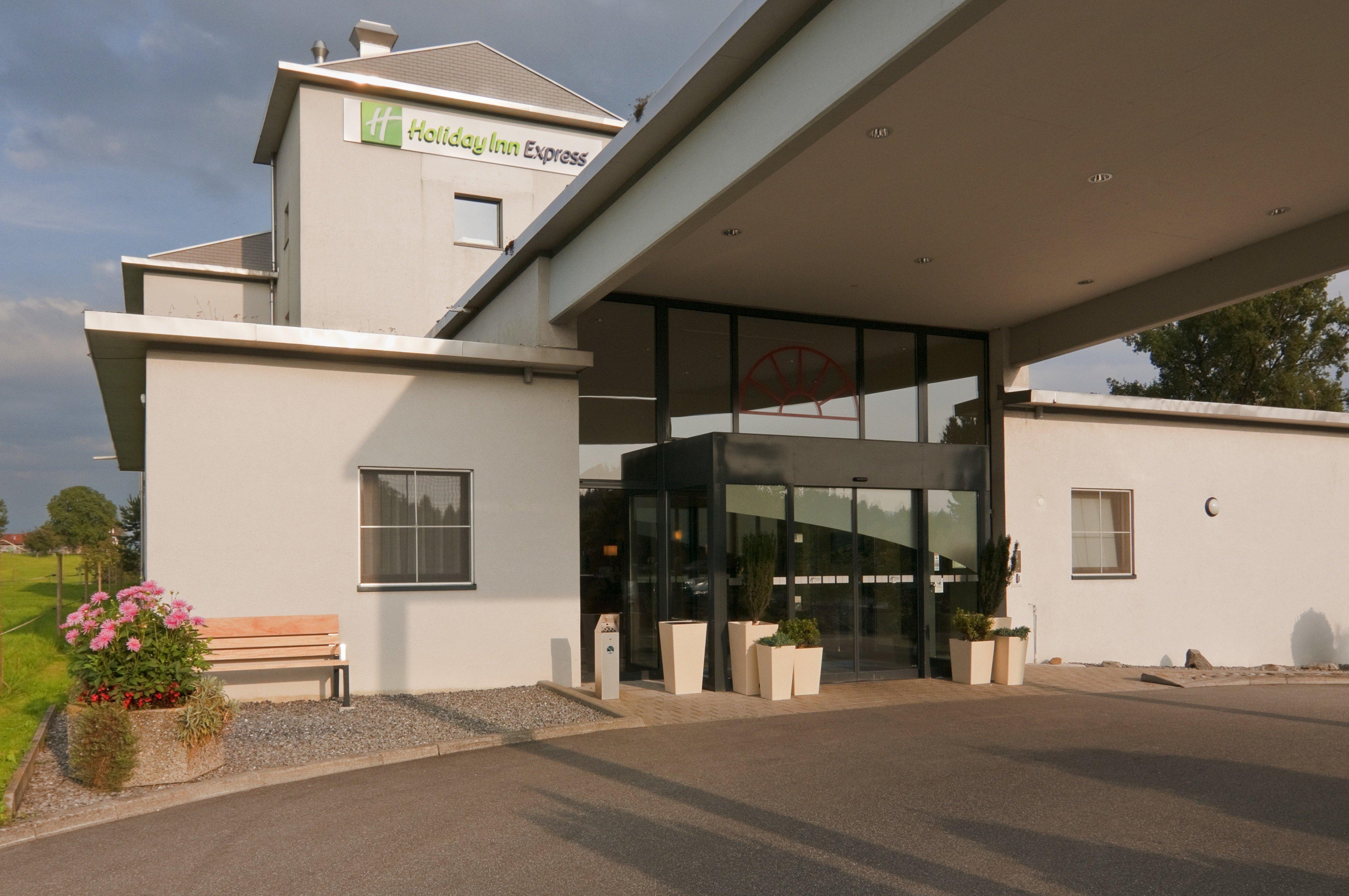 Holiday Inn Express Luzern-Neuenkirch, An Ihg Hotel Rothenburg Extérieur photo